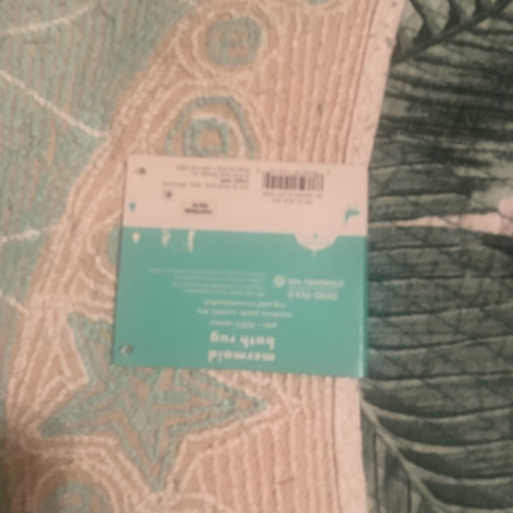 BRAND NEW PILLOWFORT MERMAID TAIL BATH RUG - Picture 3 of 10